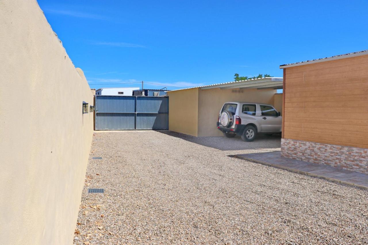 Bungalow Con Piscina Privada โกนิล เด ลาฟรอนเตรา ภายนอก รูปภาพ