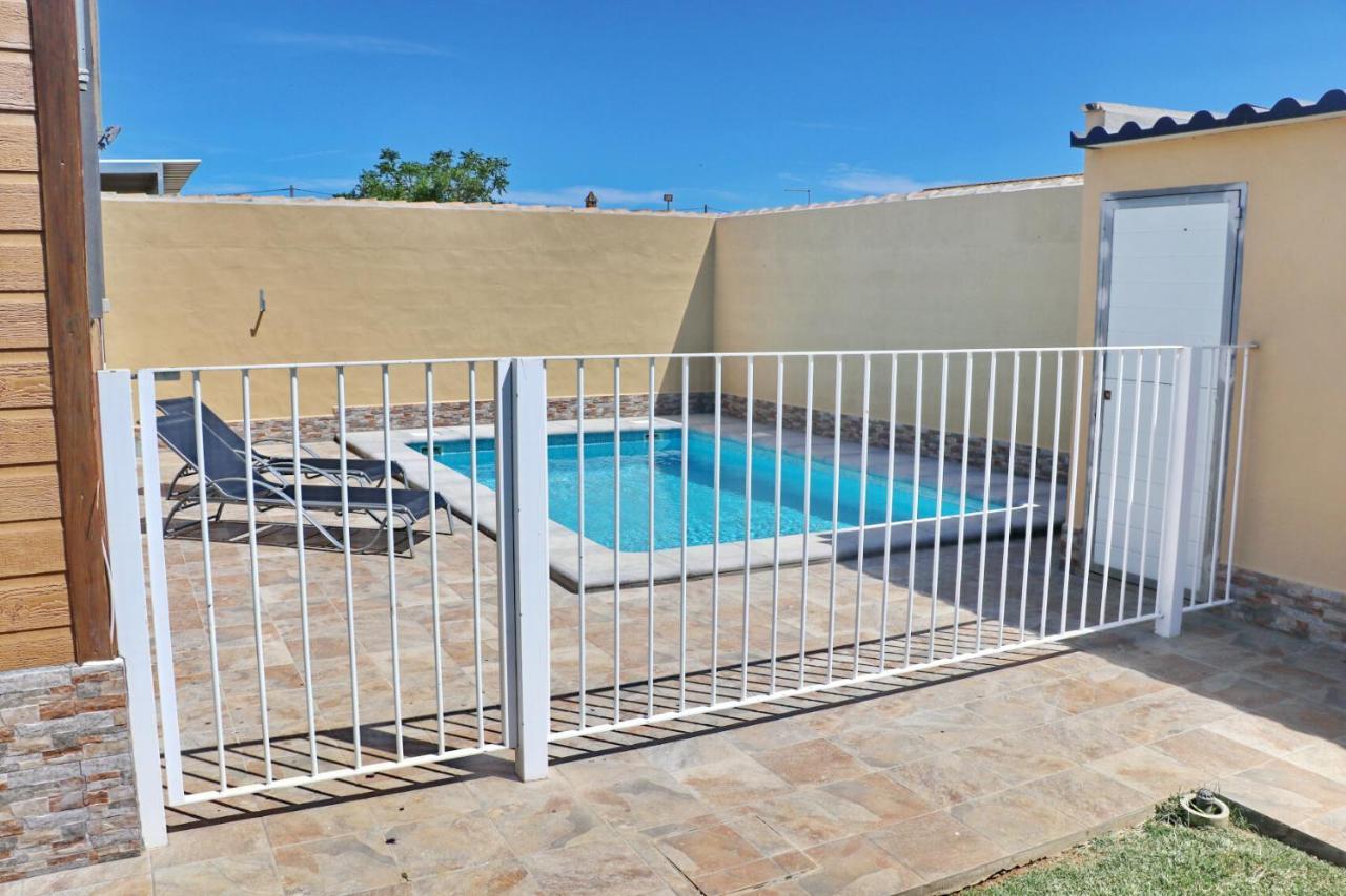 Bungalow Con Piscina Privada โกนิล เด ลาฟรอนเตรา ภายนอก รูปภาพ