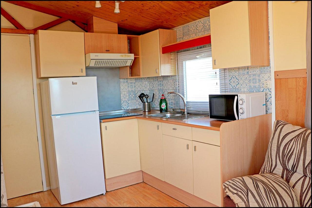 Bungalow Con Piscina Privada โกนิล เด ลาฟรอนเตรา ภายนอก รูปภาพ